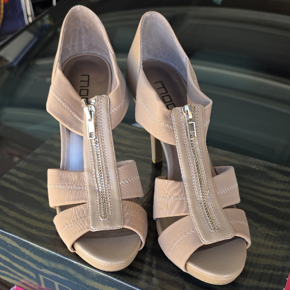 Moda Spana Nude Peep-Toe Heels with Front Zipper